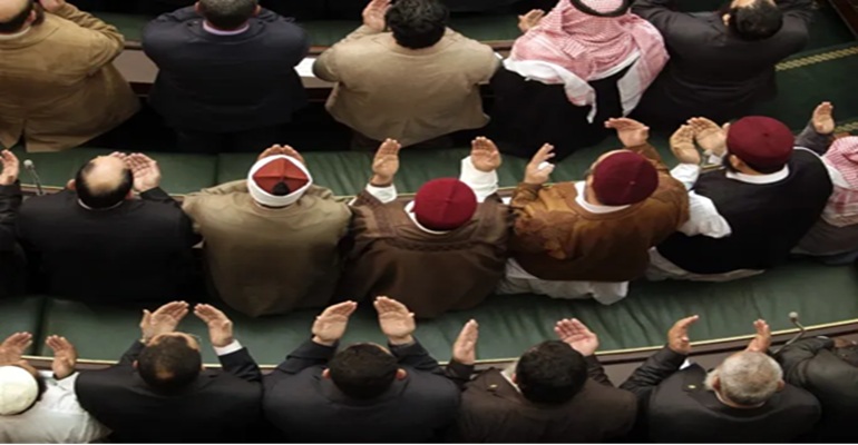 أزمة رجال الدين